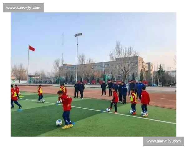 足球校园建设:提升学生体质与团队精神的多维发展路径探索